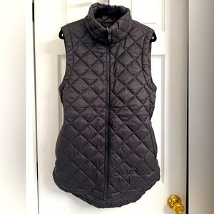 Athleta Whisper Featherless Vest in Black, Size Small